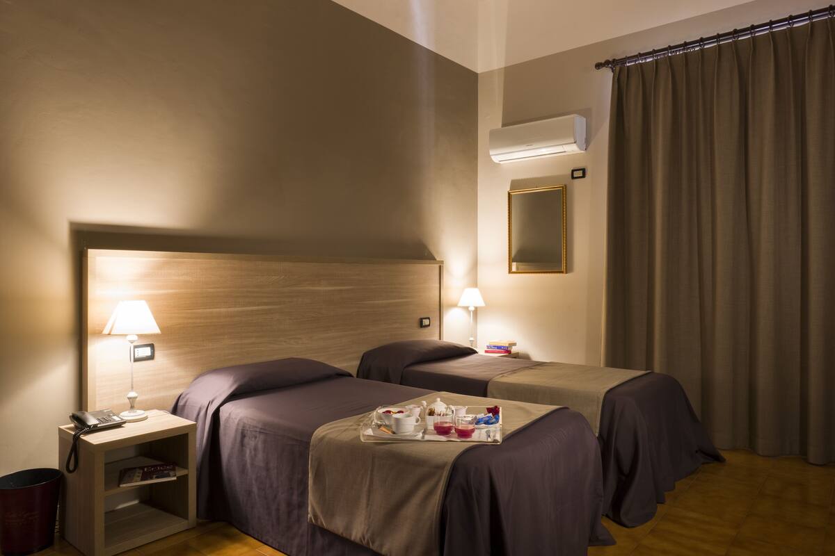 Bureau, chambres insonorisées, Wi-Fi gratuit, draps fournis