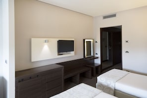 1 bedroom, in-room safe, soundproofing