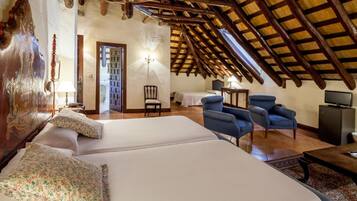 Memory foam beds, minibar, in-room safe, free WiFi