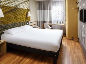 In-room safe, desk, iron/ironing board, free WiFi - ibis Bristol Centre (Bristol)