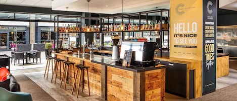 Bar (in der Unterkunft)