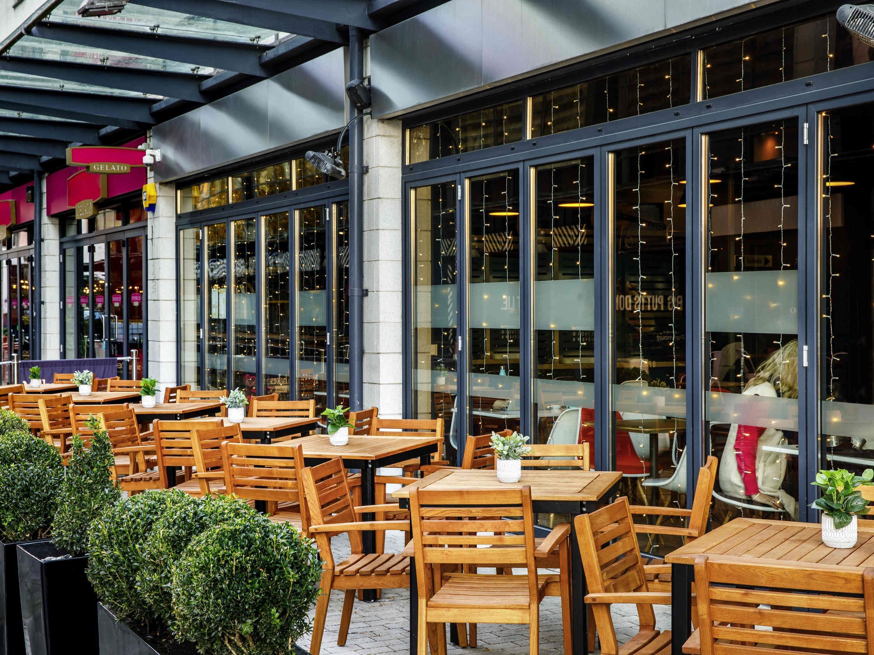 المنشأة من الخارج