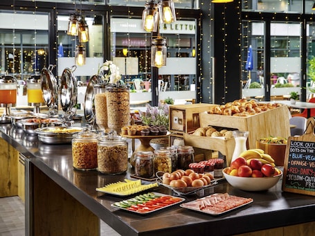 Daily buffet breakfast (GBP 12 per person)