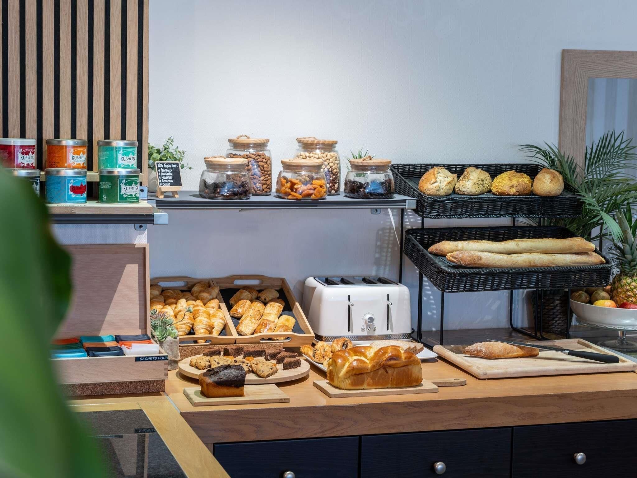 Petit déjeuner buffet servi tous les jours en supplément