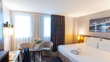 Privilege, Habitación, 1 cama matrimonial | Caja de seguridad en la habitación y decoración personalizada