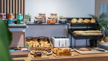 Daily buffet breakfast for a fee