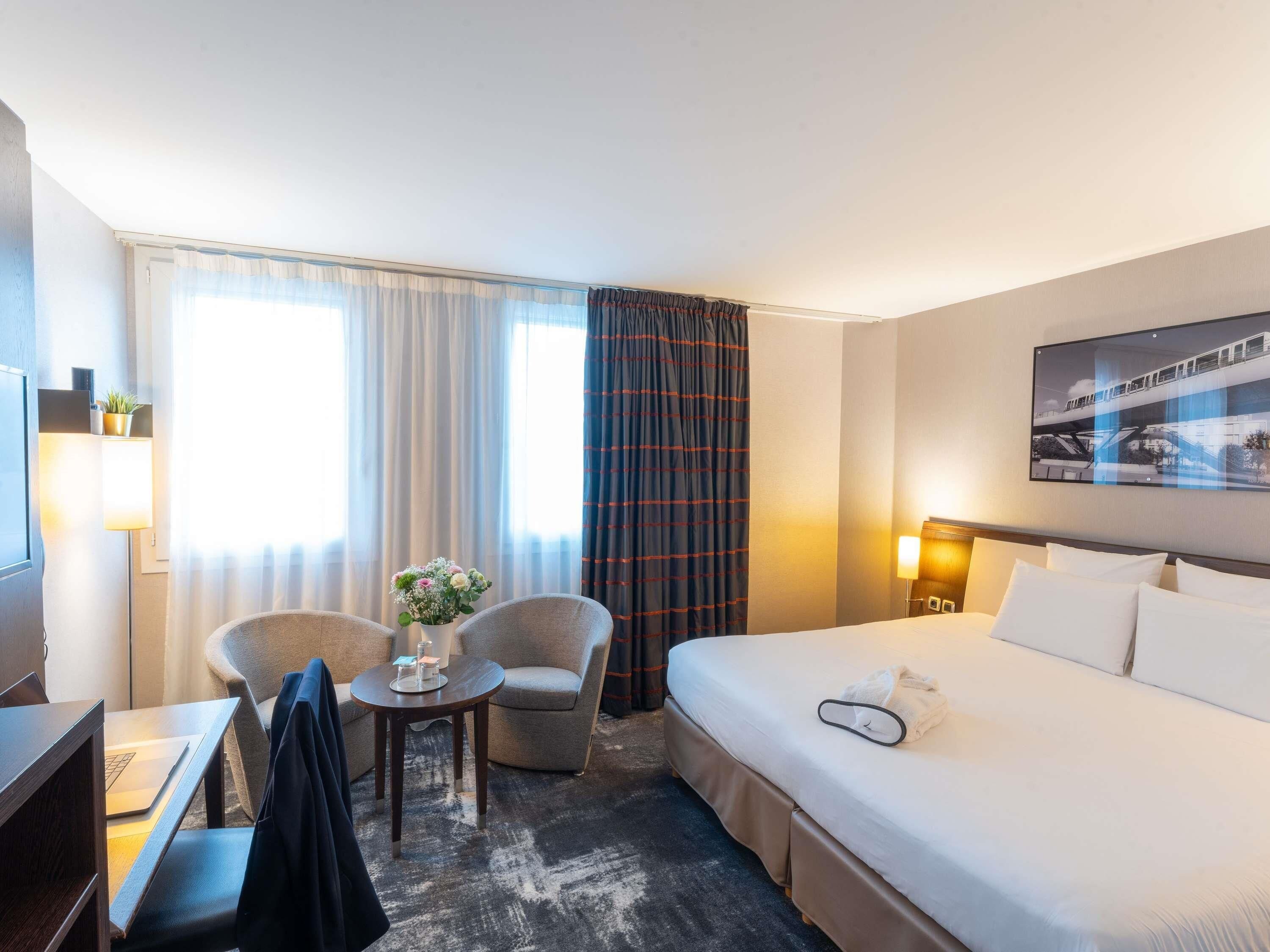 Privilege, Room, 1 Double Bed | In-room safe, desk, blackout drapes, soundproofing