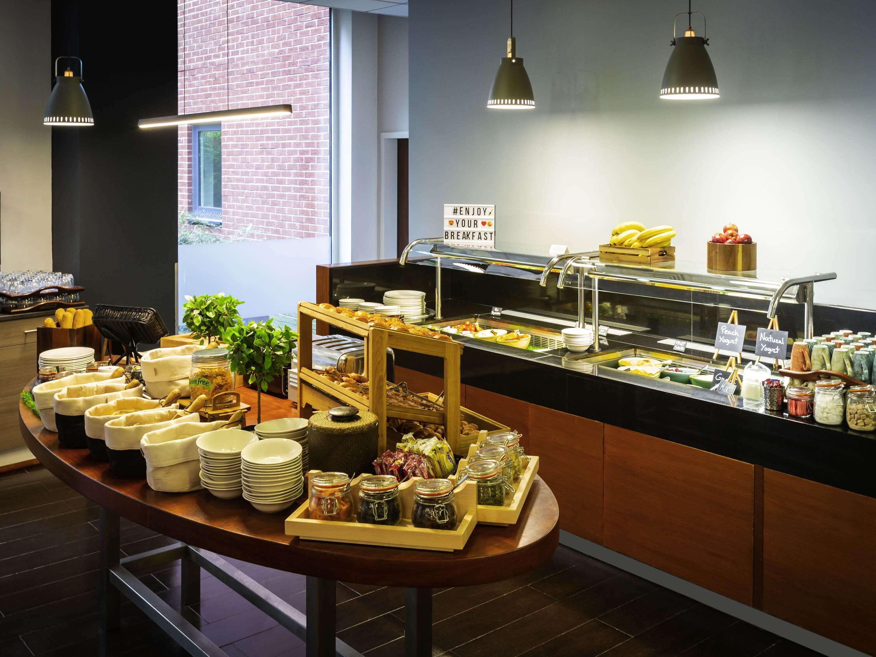 Päivittäinen buffetaamiainen maksusta