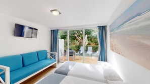 โต๊ะทำงาน, ผ้าม่านกันแสง, Wi-Fi ฟรี, ผ้าปูที่นอน