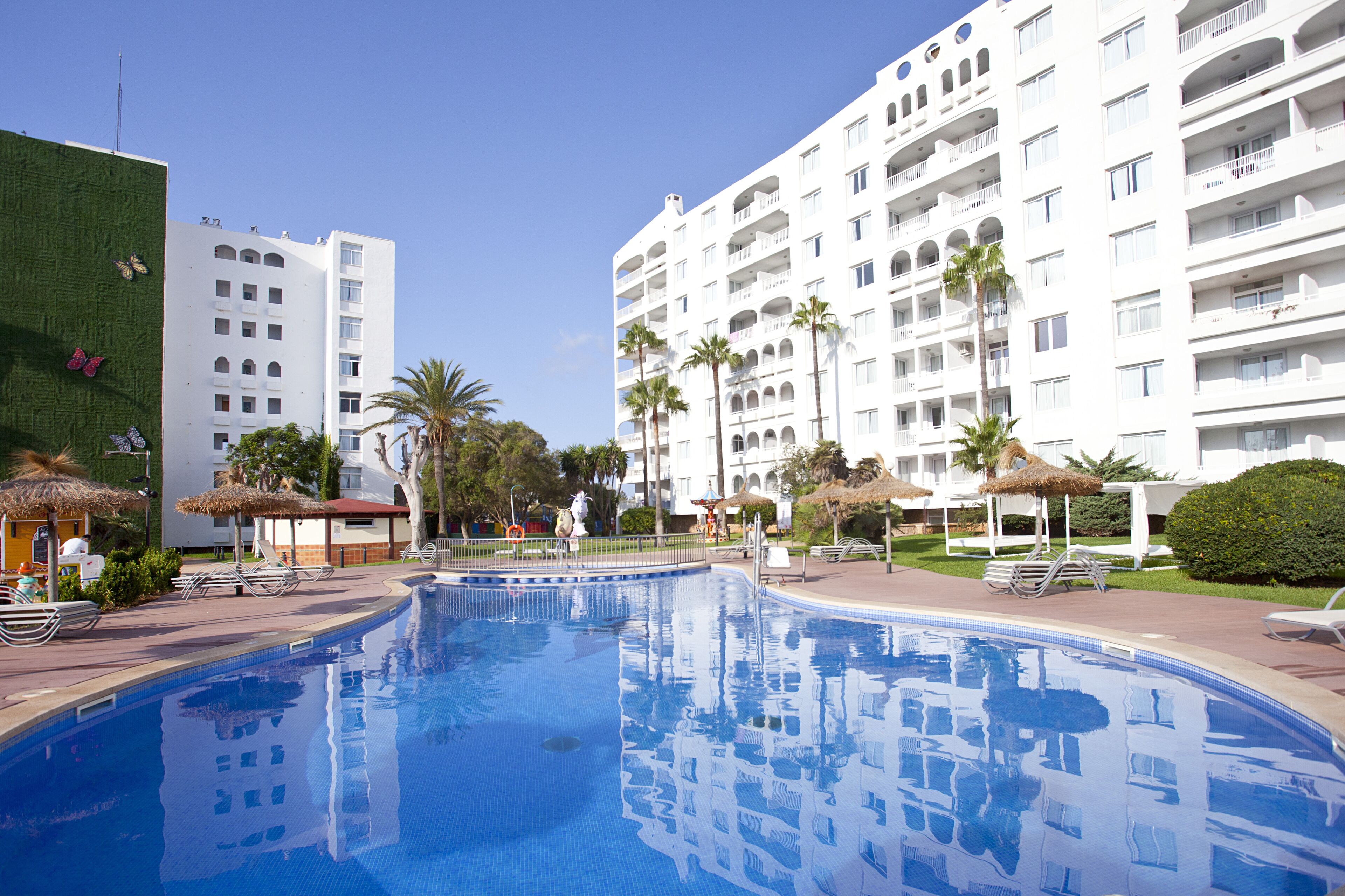 4 piscinas al aire libre, sillones reclinables de piscina