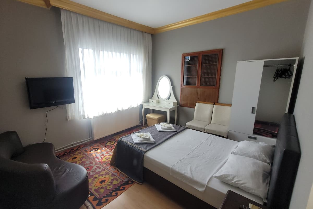 Three Bedroom Apartment - Annex Building | Egyptian cotton sheets, premium bedding, Select Comfort beds, minibar