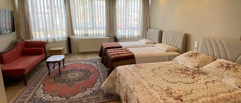 Panorama driepersoonskamer, uitzicht op zee | Lakens van Egyptisch katoen, luxe beddengoed, Select Comfort-bedden
