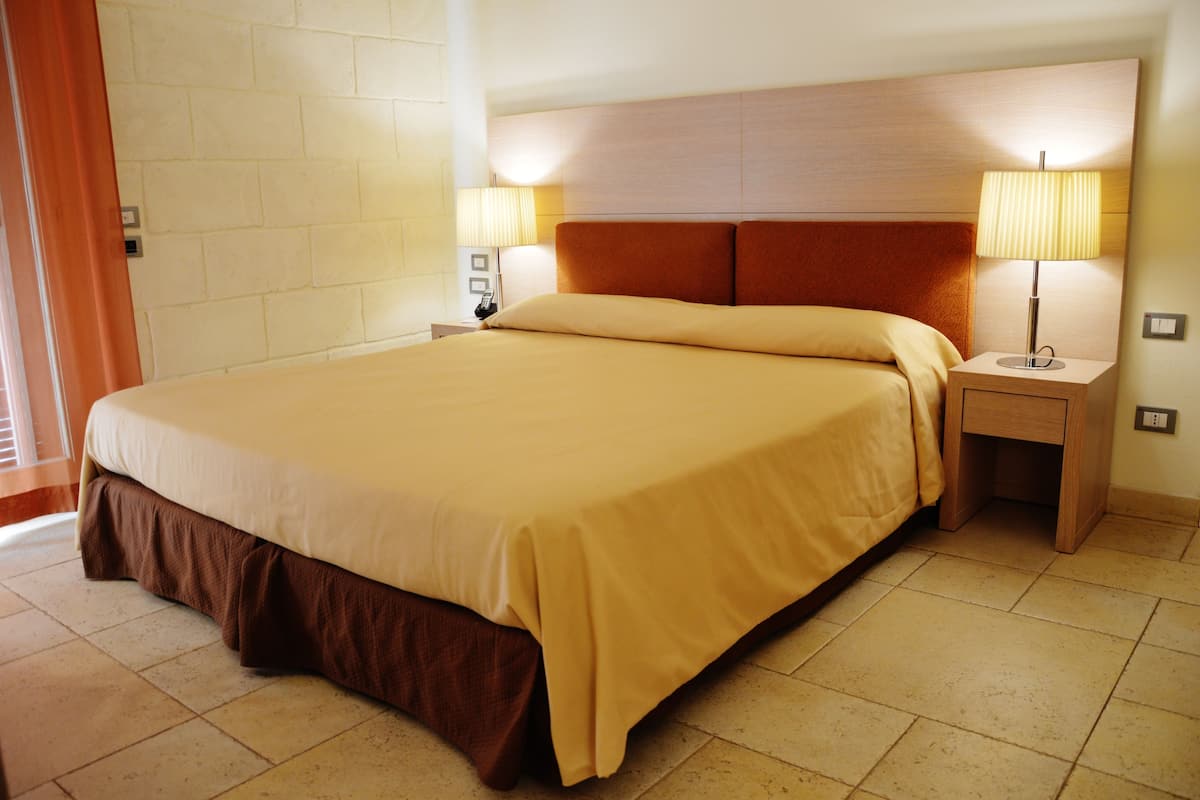 1 bedroom, minibar, in-room safe, desk