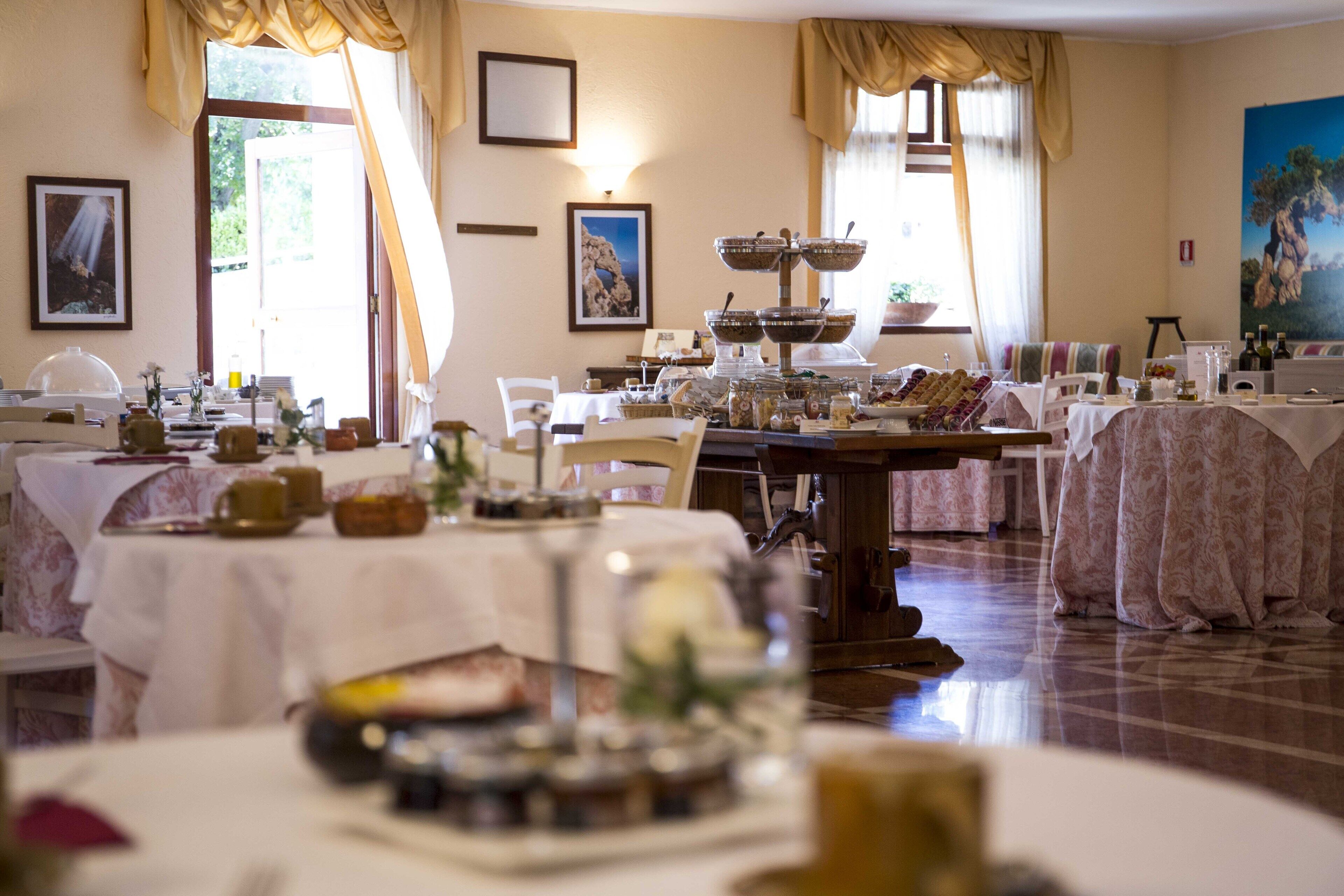 free daily self-service breakfast