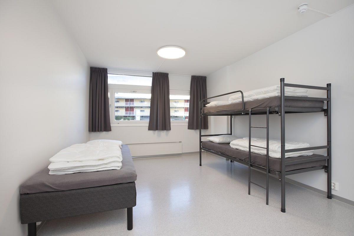 Blackout drapes, WiFi (free), bed sheets
