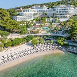 Beach nearby, beach cabanas, sun loungers, beach umbrellas