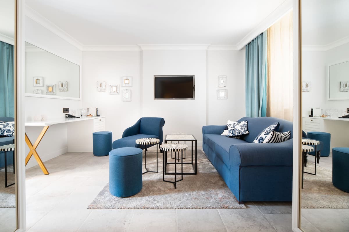 Junior Suite | 高級寢具、迷你吧、房內夾萬、免費 Wi-Fi