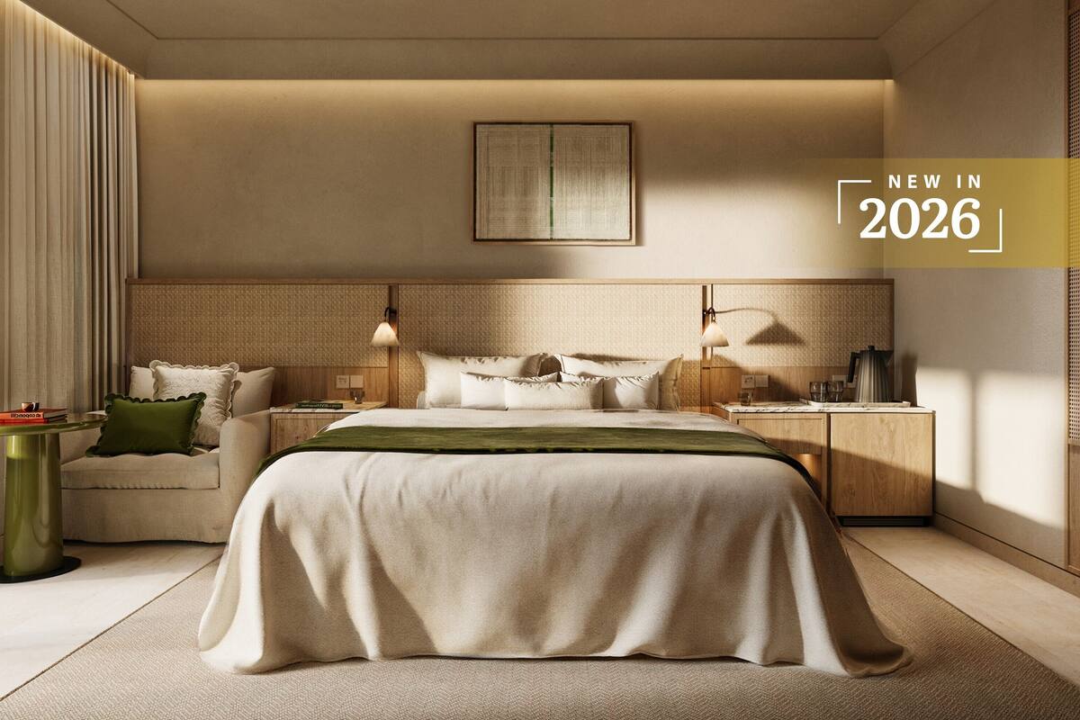 Deluxe Room Balcony Sea View | Hypo-allergenic bedding, free minibar items, desk, blackout drapes