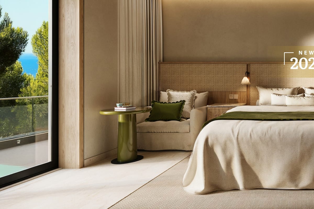 Classic Room Balcony | Premium bedding, free minibar items, desk, blackout drapes