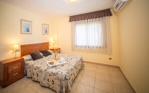 Iron/ironing board, WiFi, bed sheets - Ona Jardines Paraisol (Salou)
