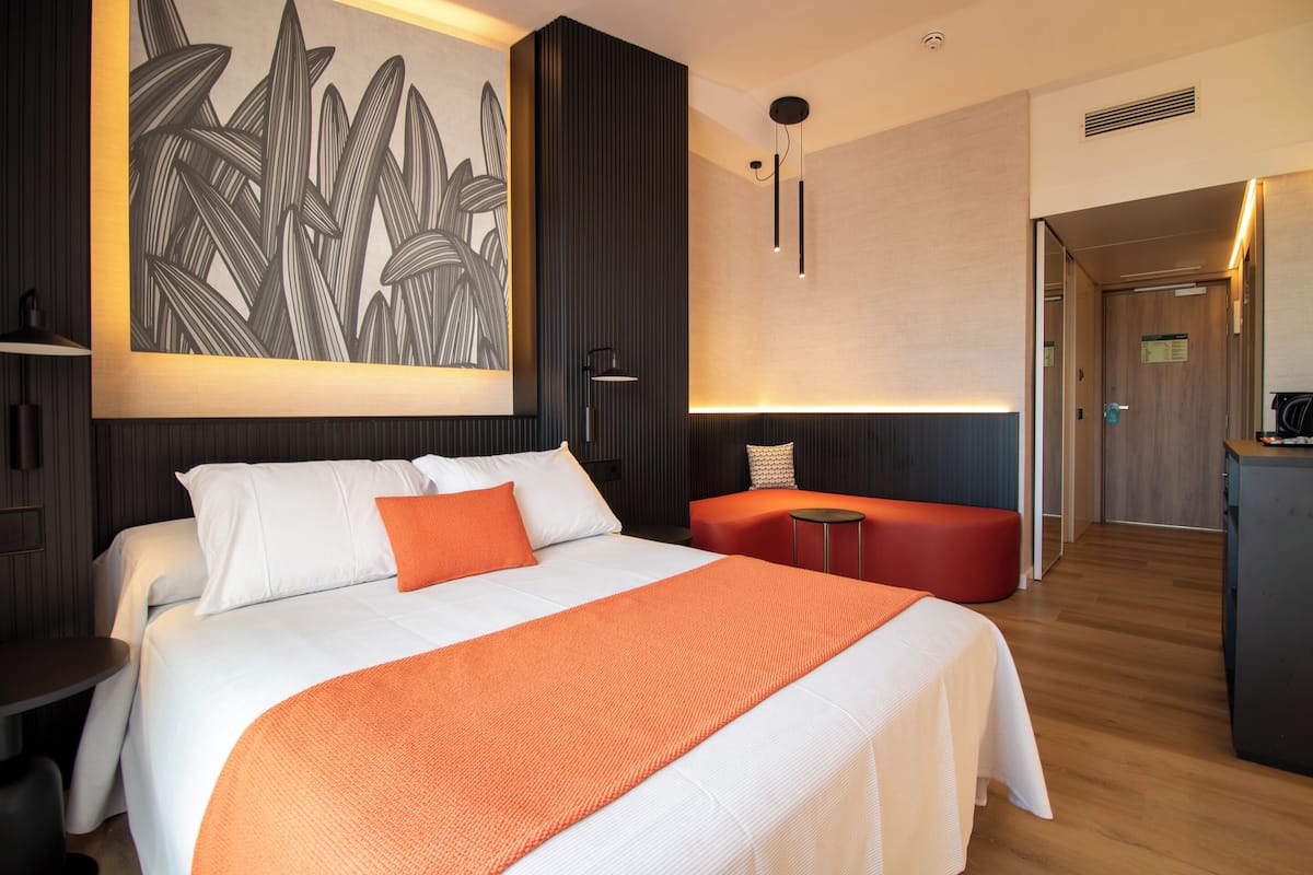 Privilege Rooftop Pool | In-room safe, desk, soundproofing, cribs (free)