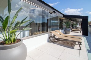 Privilege Rooftop Pool | Terraza o patio