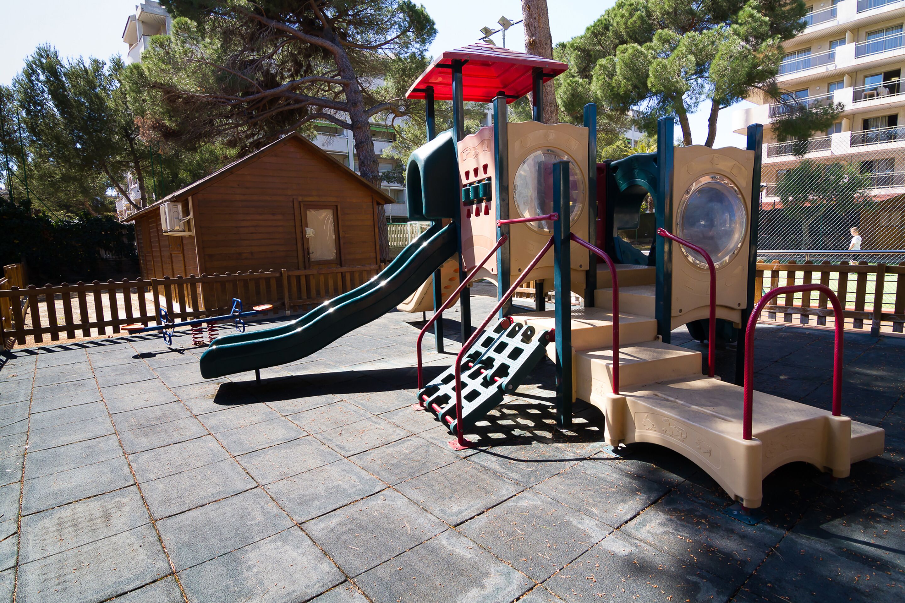 children’s play area – outdoor