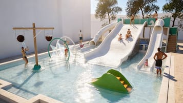 Indoor pool, 3 outdoor pools, pool umbrellas, pool loungers