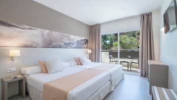 Tweepersoonskamer, voor 1 persoon, balkon | Een minibar, gratis wifi, beddengoed