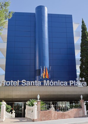 Front of property - evening/night - Santa Monica Playa (Salou)