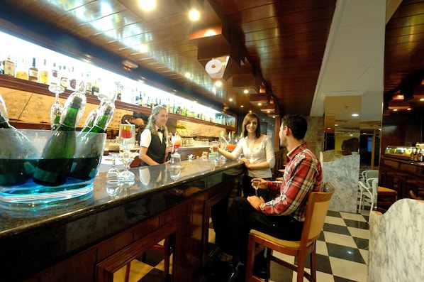 Bar (in der Unterkunft)