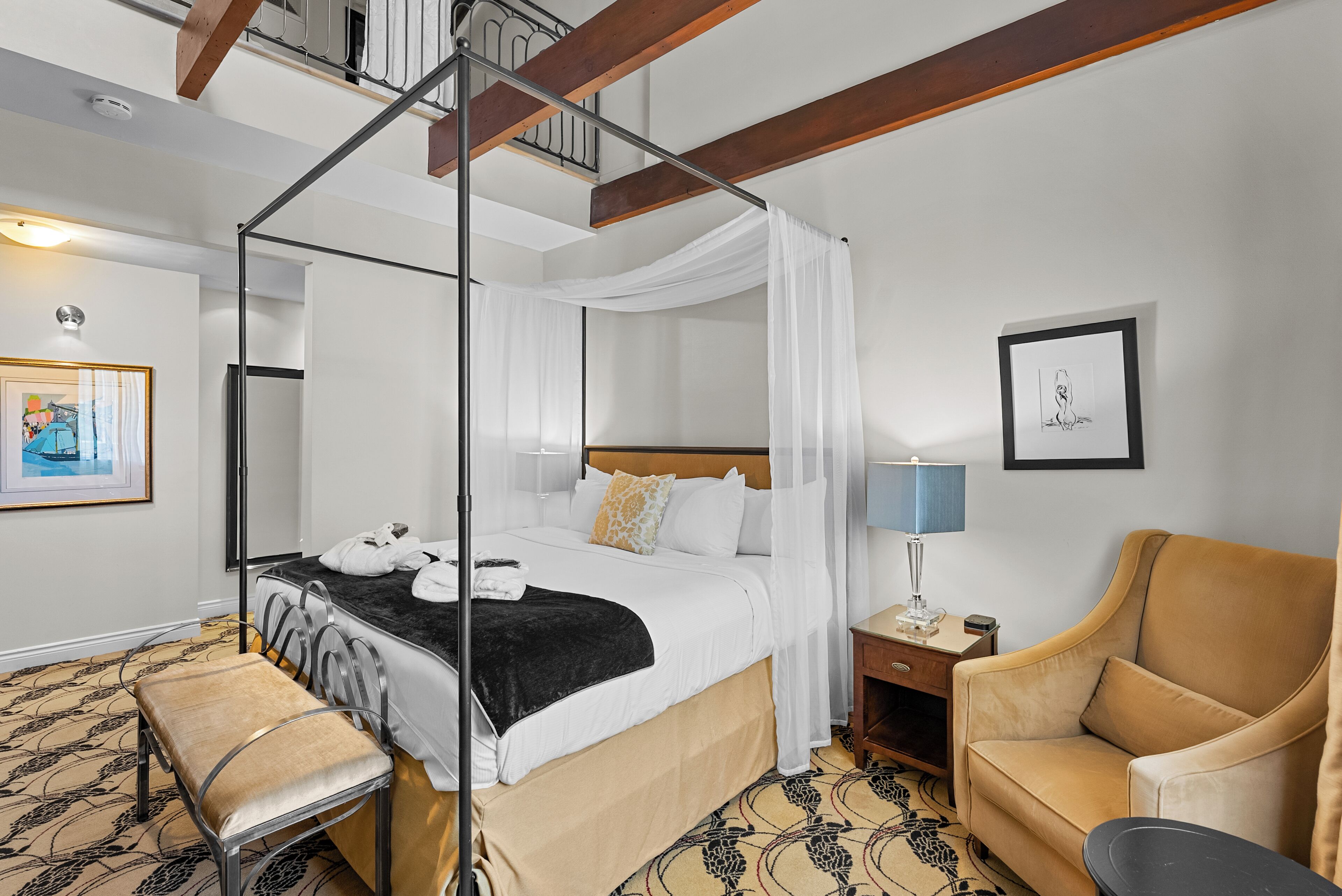 Contemporary Junior Suite (Lady Godiva & Sewell)  | Hypo-allergenic bedding, down comforters, pillowtop beds, in-room safe