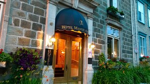 Front of property - Le Manoir d'Auteuil - Par Aneyro (Québec City)