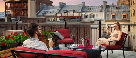 Signature Room | Terrace/patio