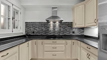 Deluxe Studio | Private kitchen