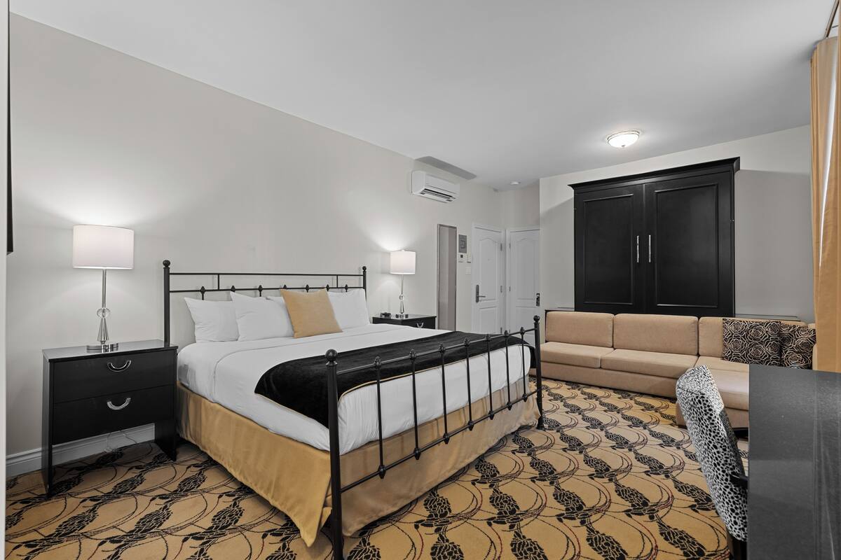 Superior Room | Hypo-allergenic bedding available, down comforters, pillowtop beds