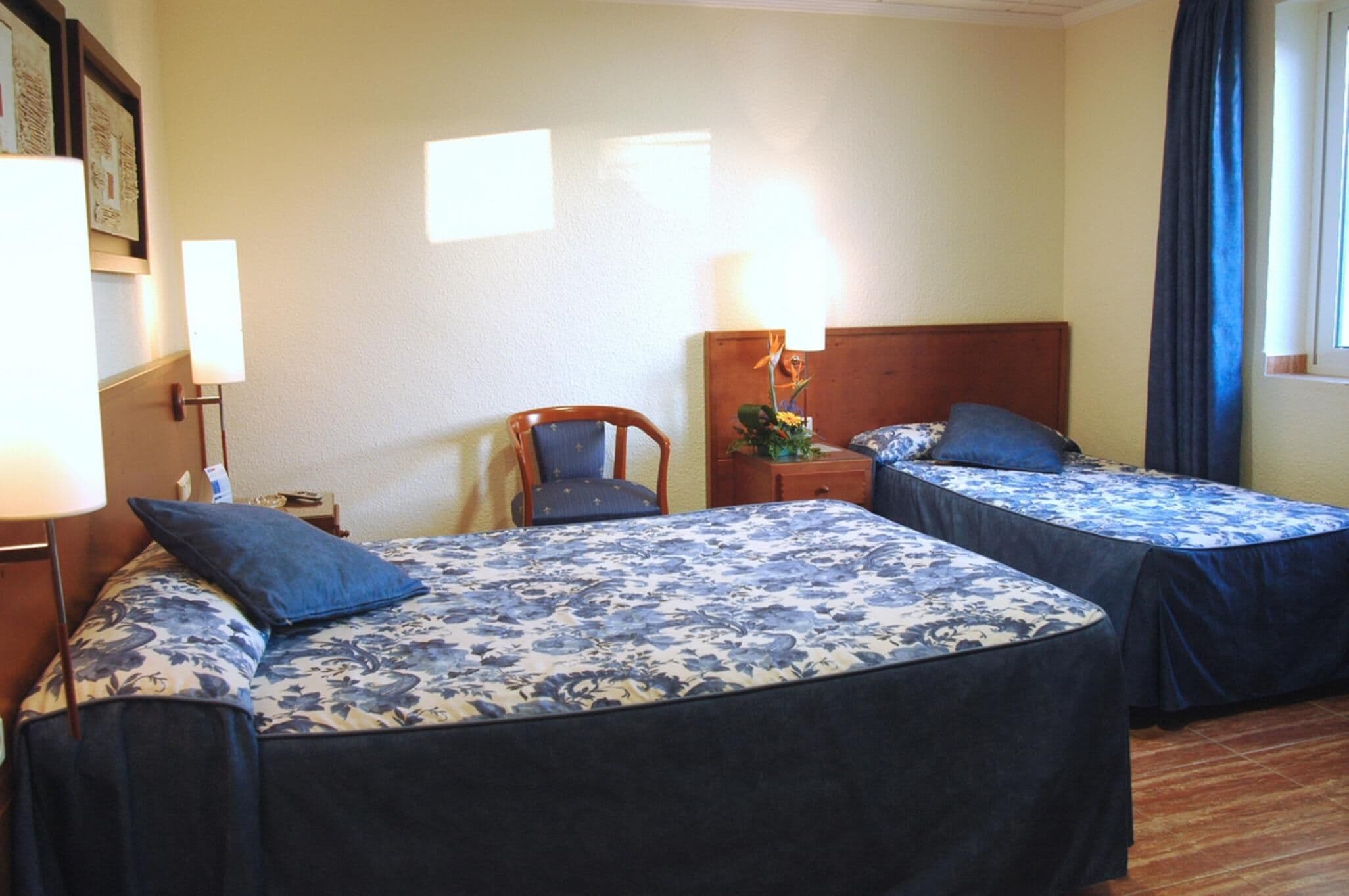 Minibar, desk, free WiFi, bed sheets