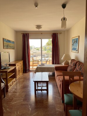 Busa memori, peti besi dalam bilik, katil bayi/kot (percuma) 