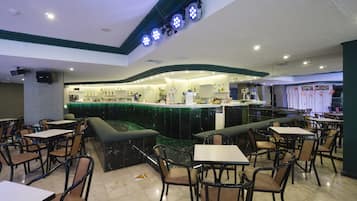 Bar (en la propiedad)