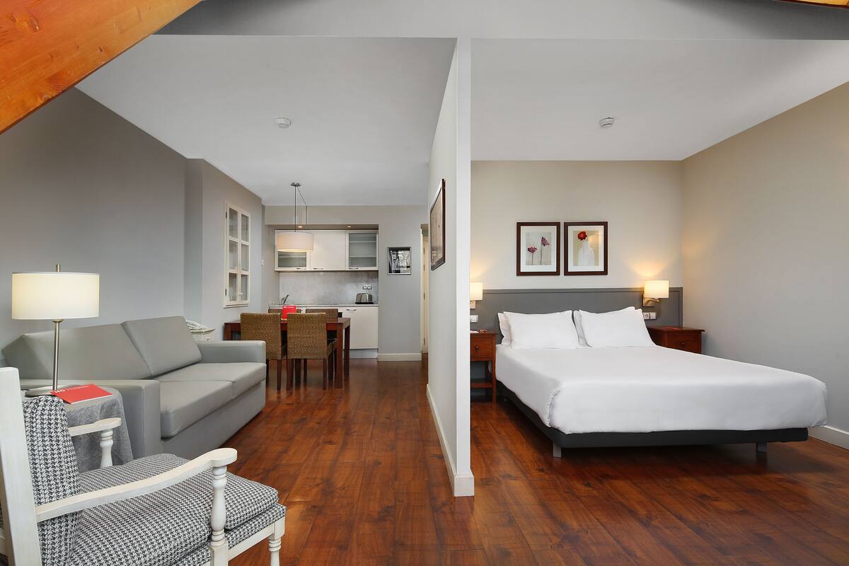 apartment, 1 bedroom (4 people) | 1 bedroom, desk, free cots/infant beds