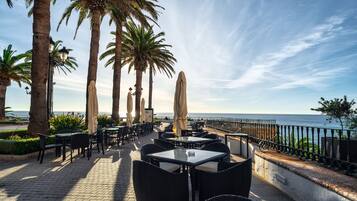 Daily buffet breakfast (EUR 20 per person)