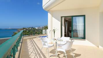 Suite, balcón, vista al mar | Vista desde la habitación
