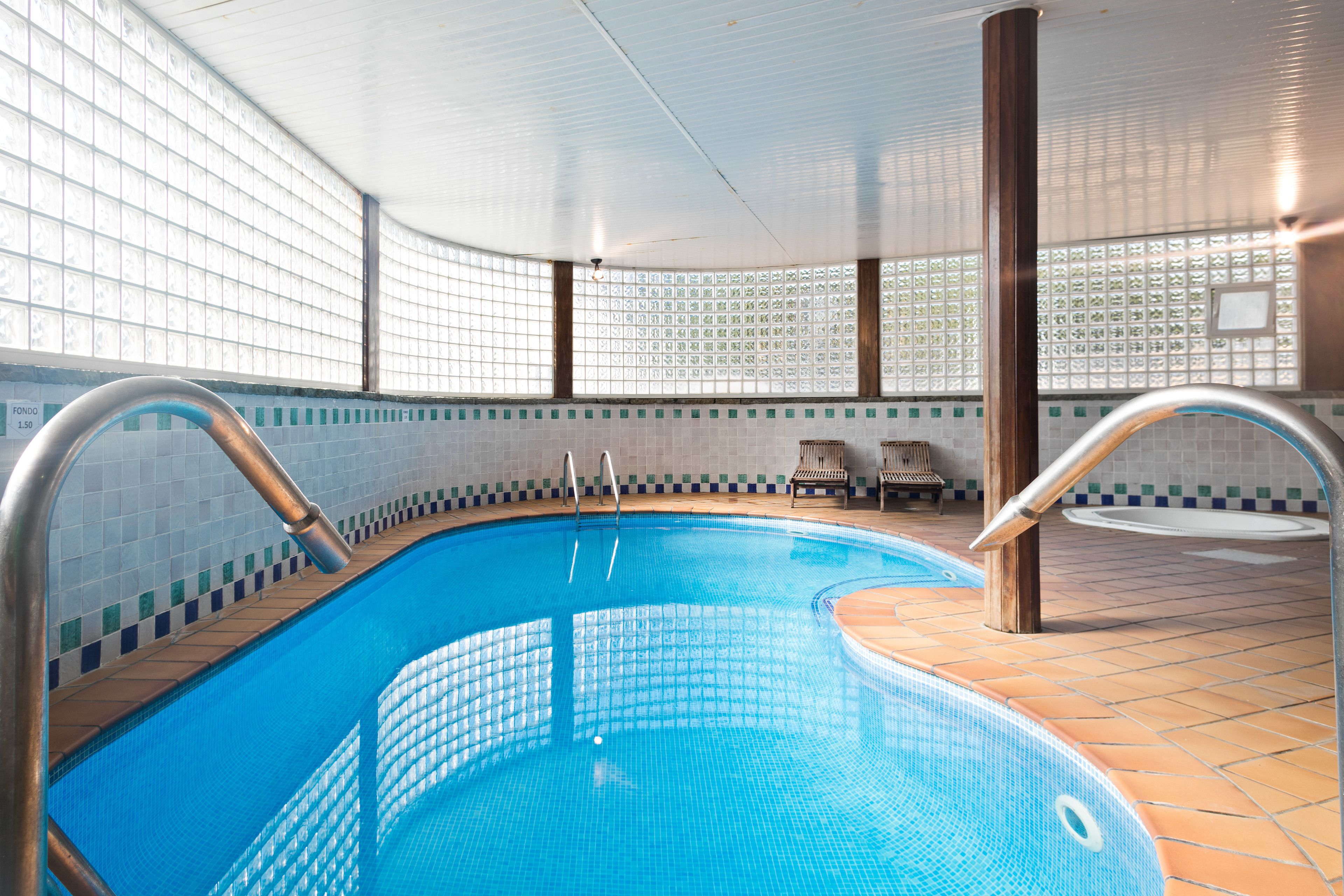 Piscine couverte, piscine extérieure