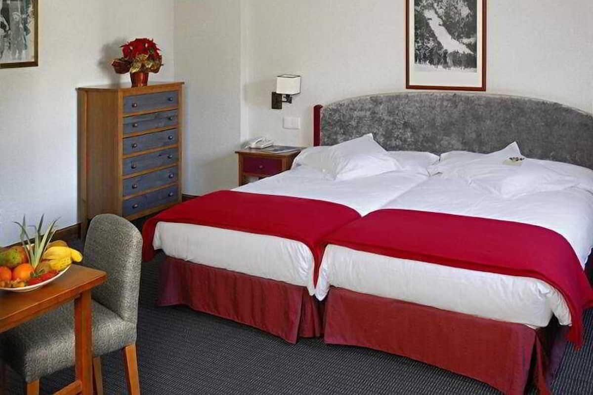 In-room safe, desk, laptop workspace, blackout drapes