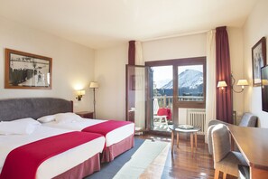 Minibar, in-room safe, desk, laptop workspace