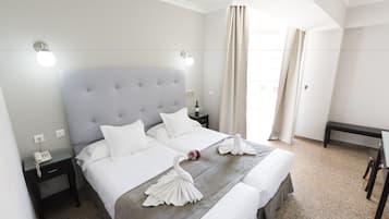 Basic Double Room, Balcony | In-room safe, desk, iron/ironing board, cribs/infant beds