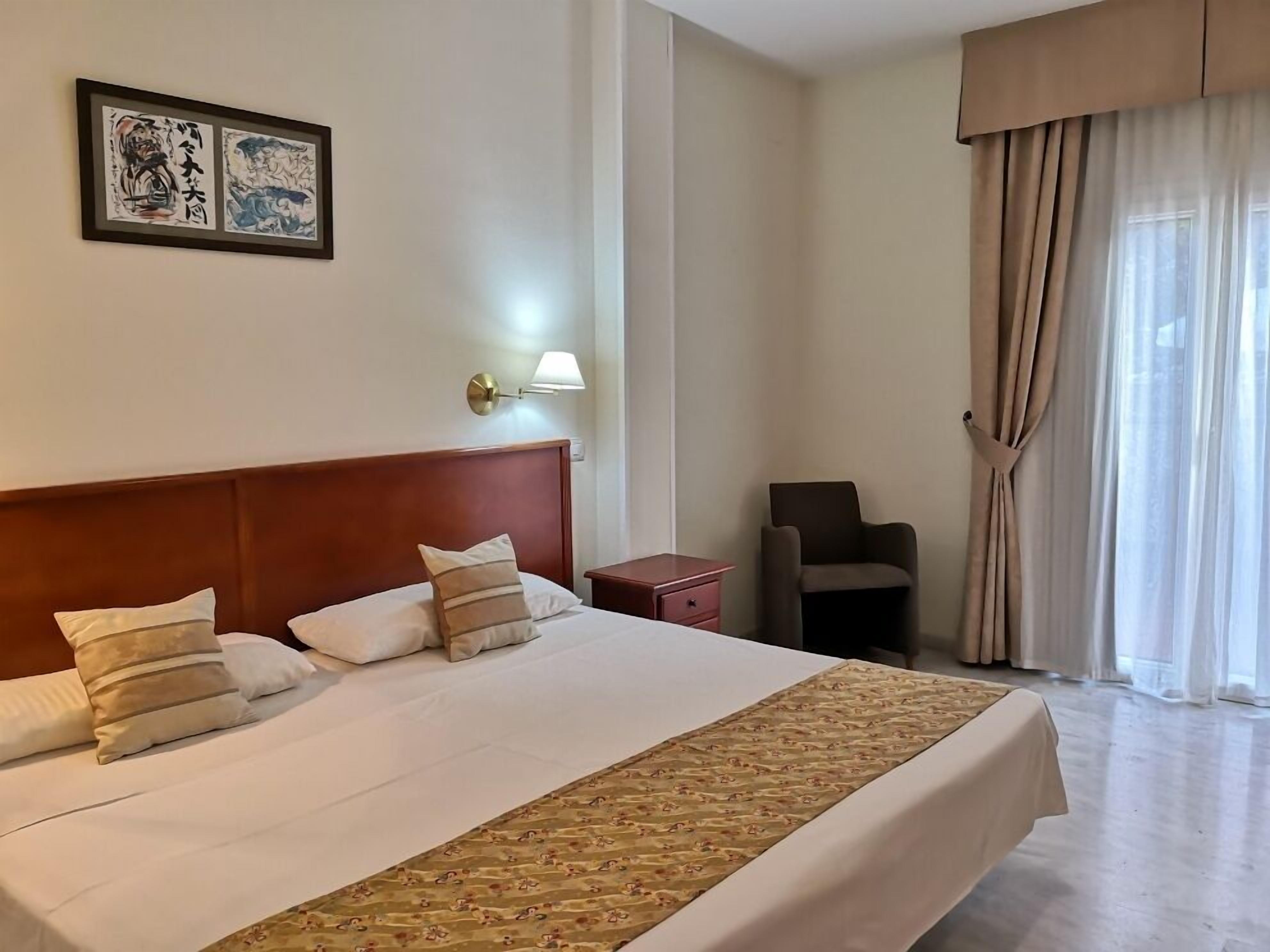 double room | in-room safe, free wifi, bed sheets