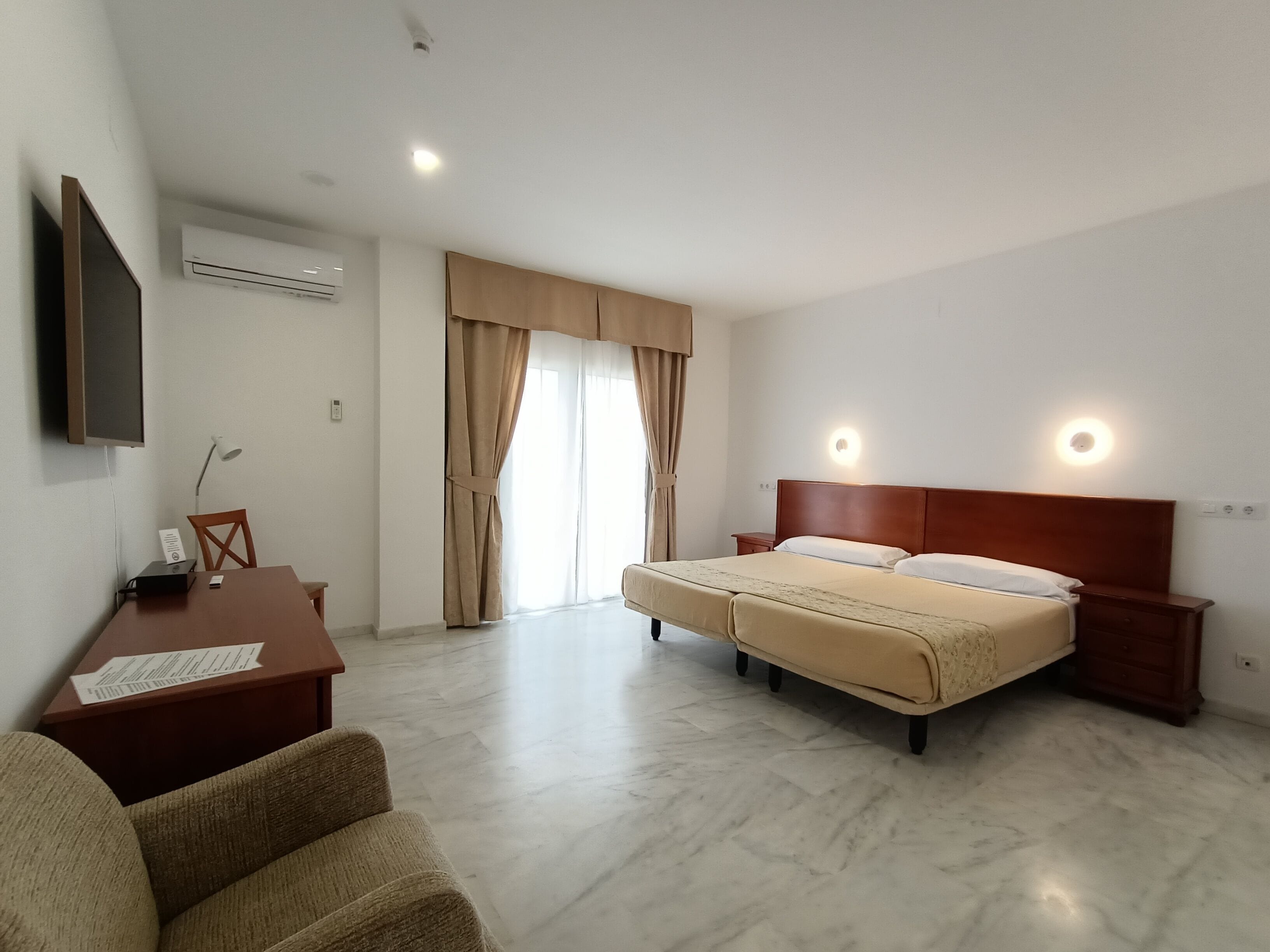 Foto - La Luna Blanca