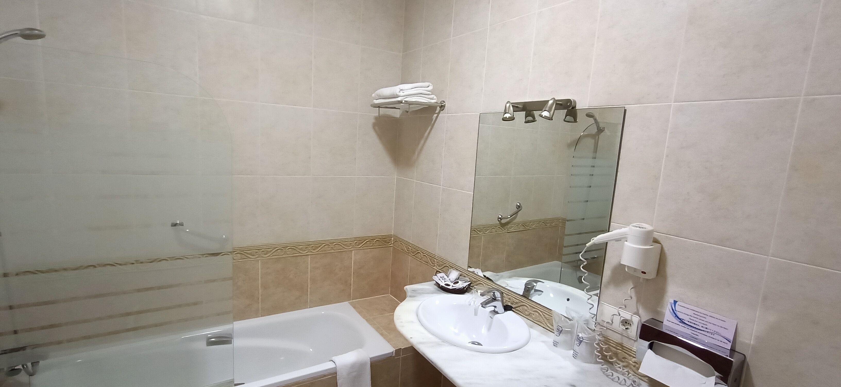 in-room safe, free wifi, bed sheets