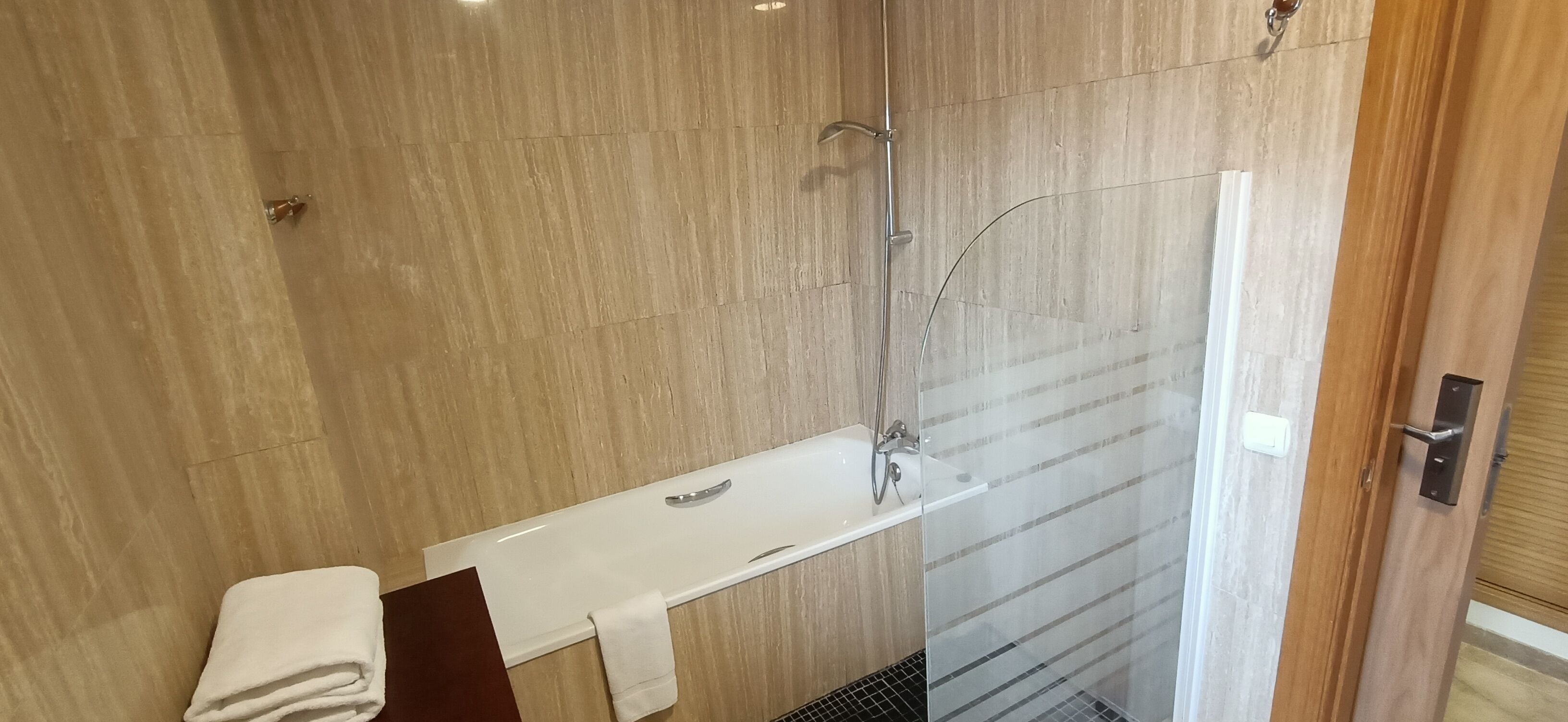 Foto - La Luna Blanca